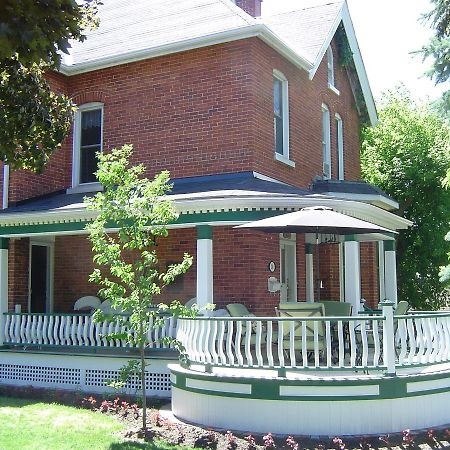 Clydesdale House Bed & Breakfast Бари Екстериор снимка