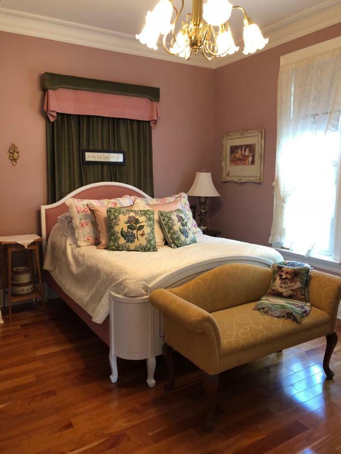 Clydesdale House Bed & Breakfast Бари Екстериор снимка